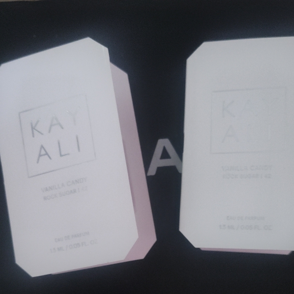 Kayali Vanilla Candy Eau de Parfum - Light Pink